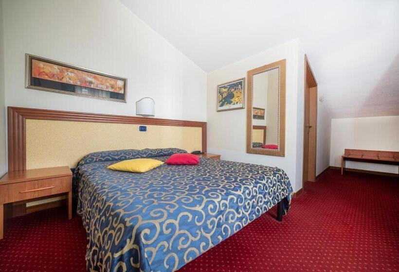 בית מלון כפרי Italia & Lombardi