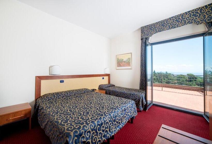 בית מלון כפרי Italia & Lombardi