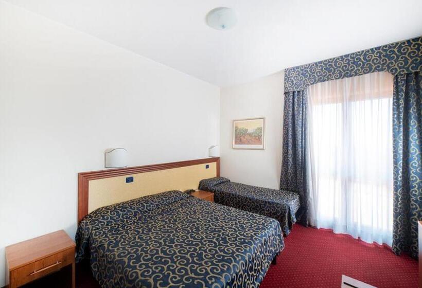 בית מלון כפרי Italia & Lombardi