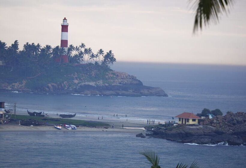 فندق Kovalam Beach