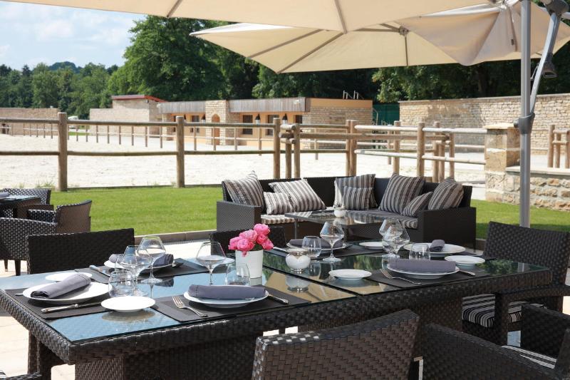 호텔 Le Domaine Chateau Du Faucon