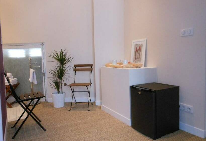 هتل Les Logis Du Roy