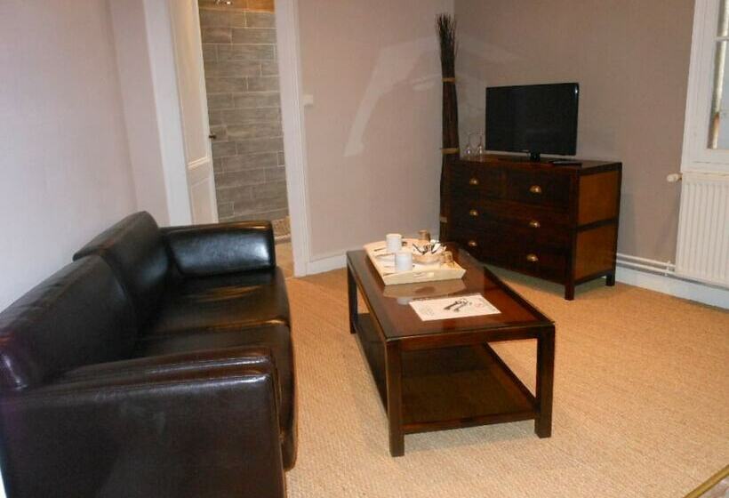 هتل Les Logis Du Roy