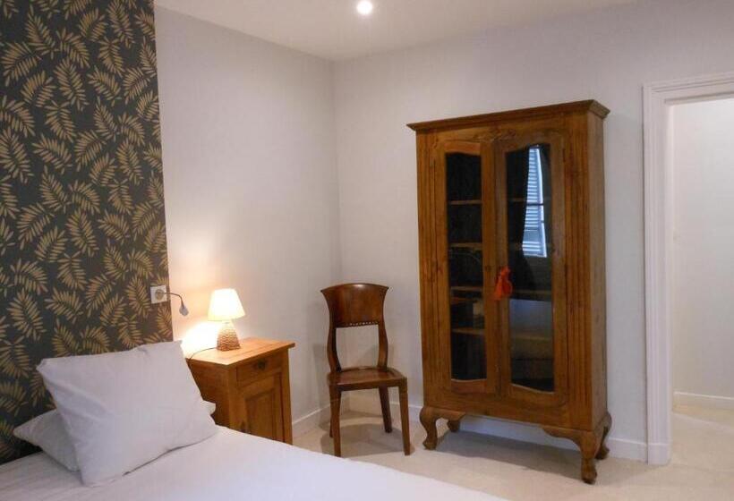 هتل Les Logis Du Roy