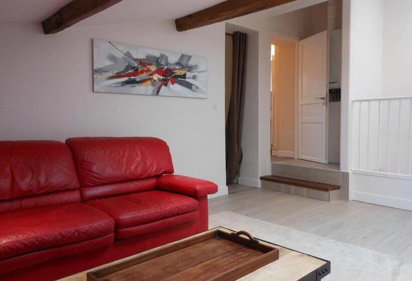 هتل Les Logis Du Roy