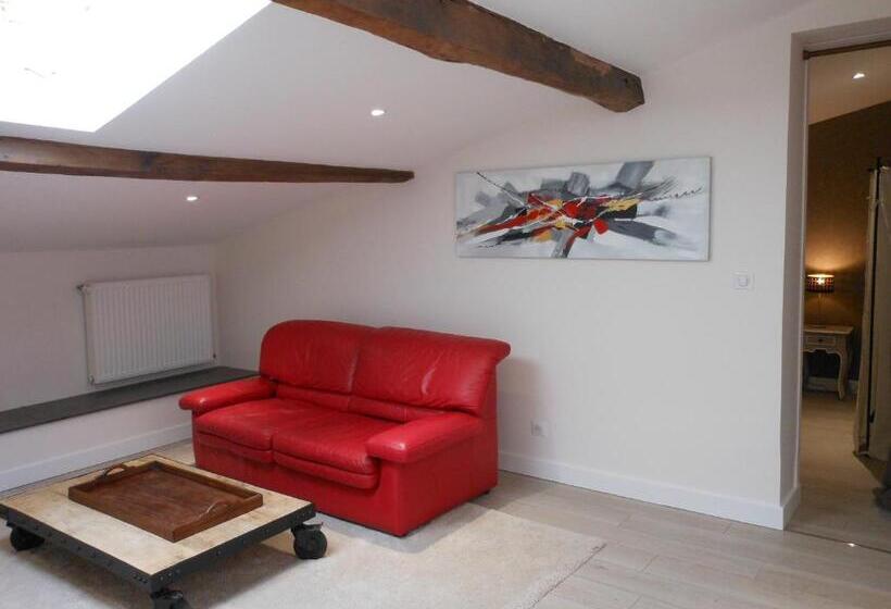 هتل Les Logis Du Roy