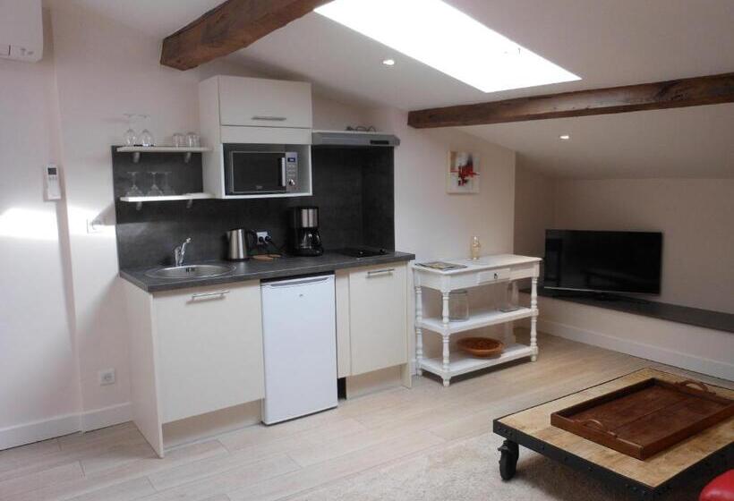 هتل Les Logis Du Roy