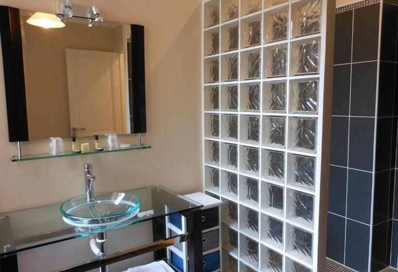 هتل Les Logis Du Roy