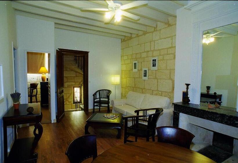 هتل Les Logis Du Roy