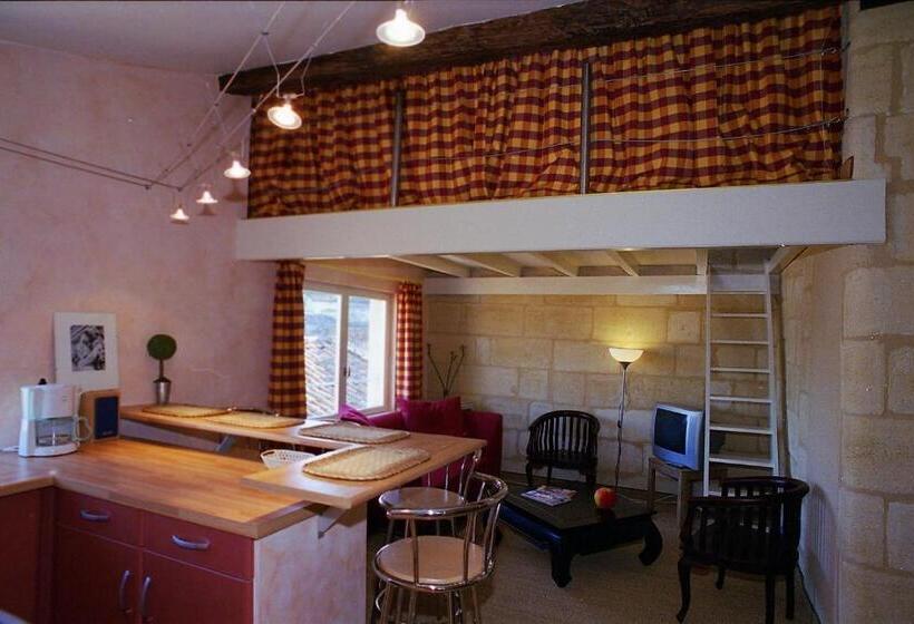 هتل Les Logis Du Roy