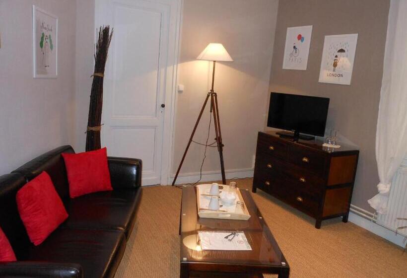 هتل Les Logis Du Roy