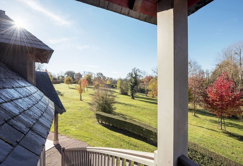 Отель Les Manoirs De Tourgeville