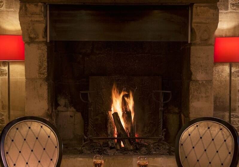 Отель Les Manoirs De Tourgeville