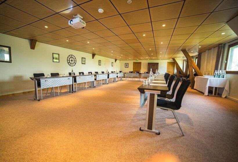 Отель Les Manoirs De Tourgeville