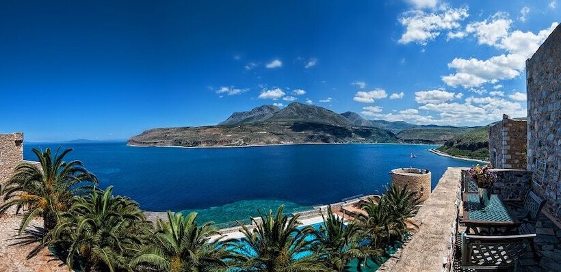 호텔 Limeni Village