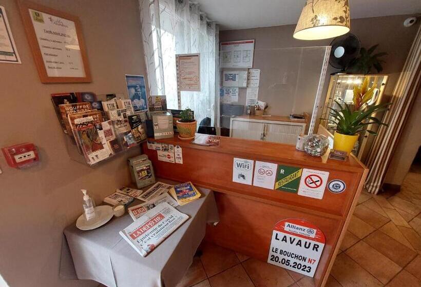 Отель Logis Hôtel Les Pasteliers