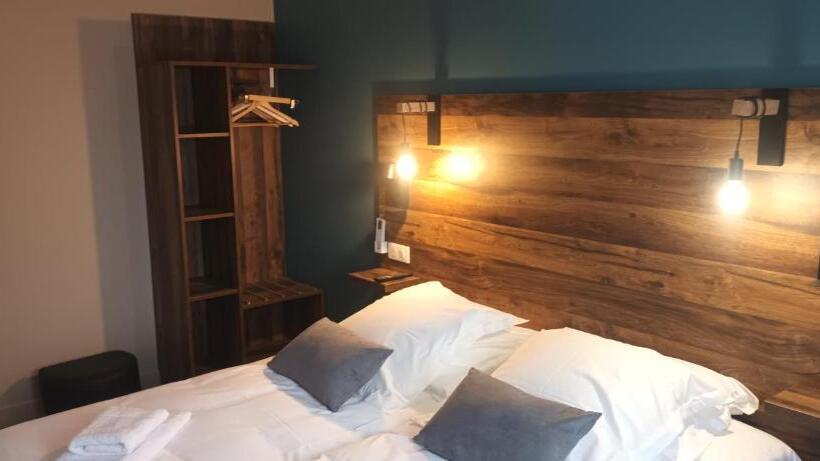 호텔 Logis Hôtel Spa La Poste