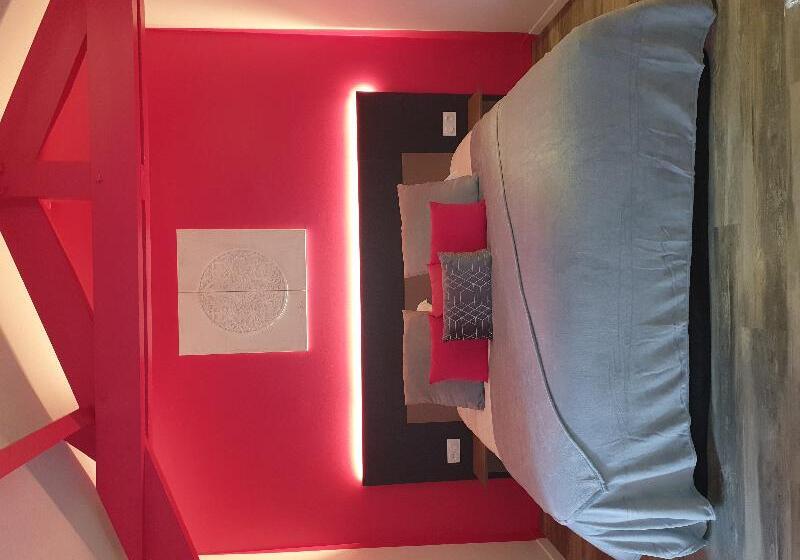 ホテル Logis L'auberge De Larressingle