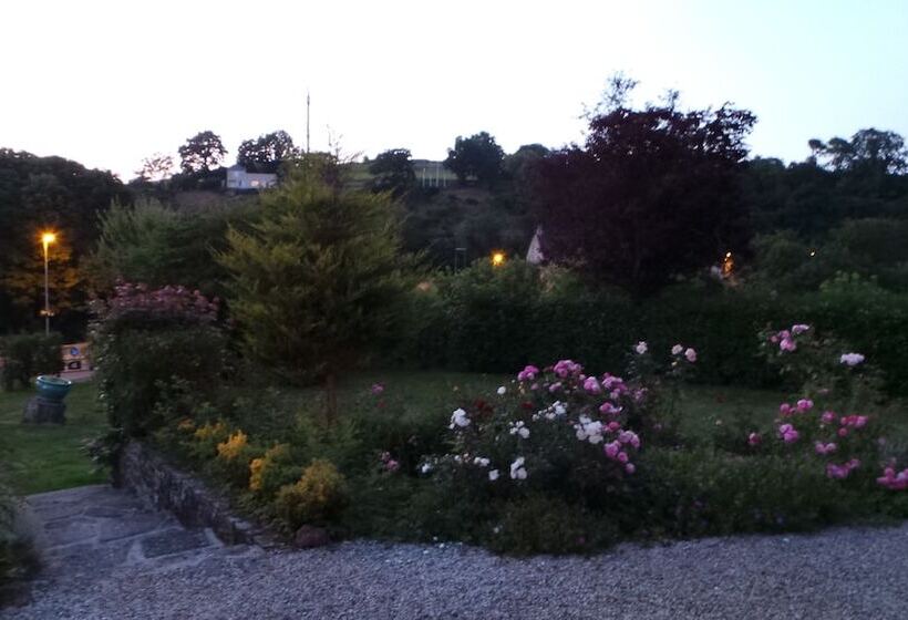 Logis Hotel Le Relais De La Poste Restaurant Le Fil Du Temps