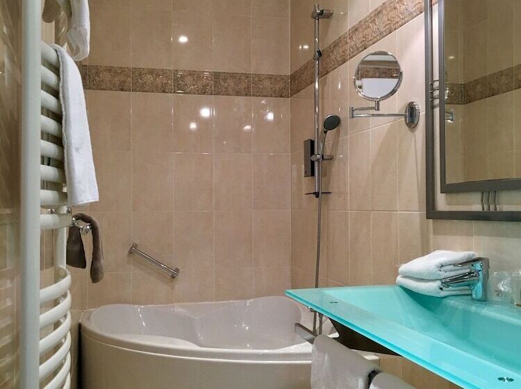 Logis Hotel Le Relais De La Poste Restaurant Le Fil Du Temps