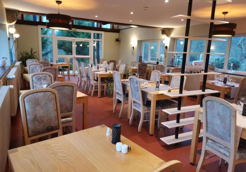 Logis Hotel Le Relais De La Poste Restaurant Le Fil Du Temps