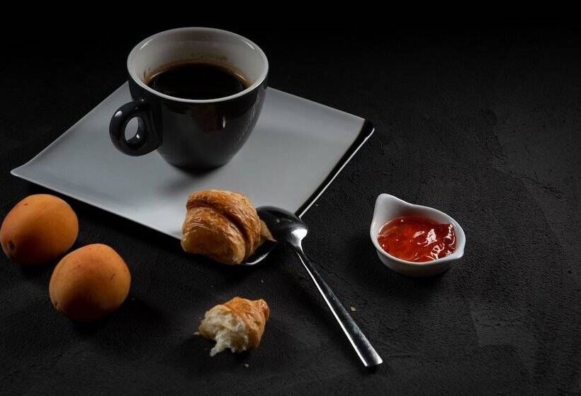 Logis Hotel Restaurant L Escapade