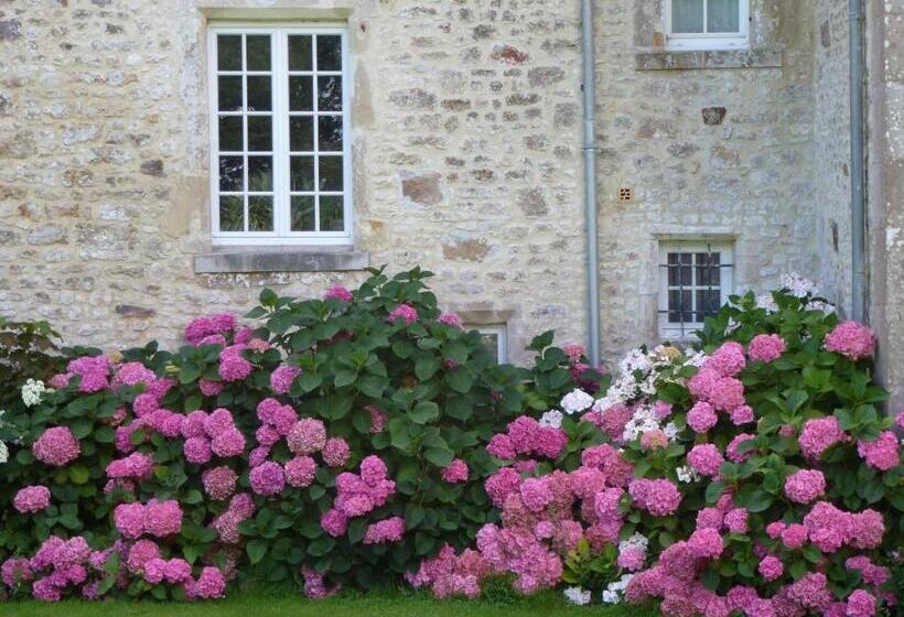 فندق Manoir De Savigny