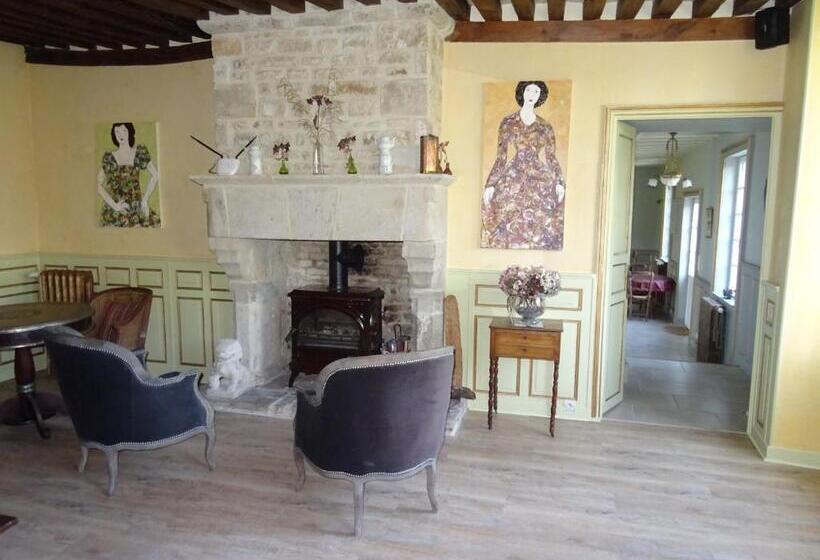 فندق Manoir De Savigny