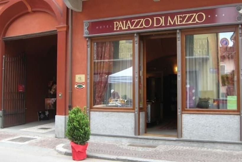 Отель Palazzo Di Mezzo