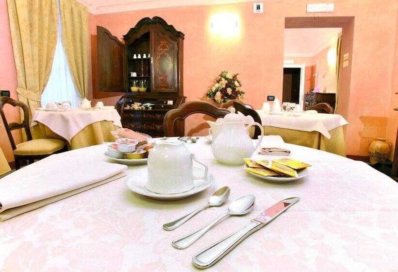 Отель Palazzo Di Mezzo