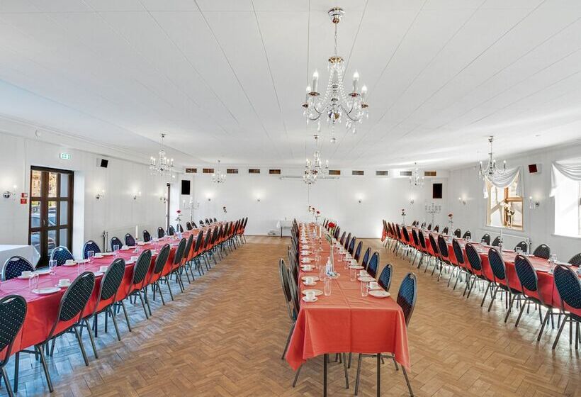 Отель Phønix Brønderslev