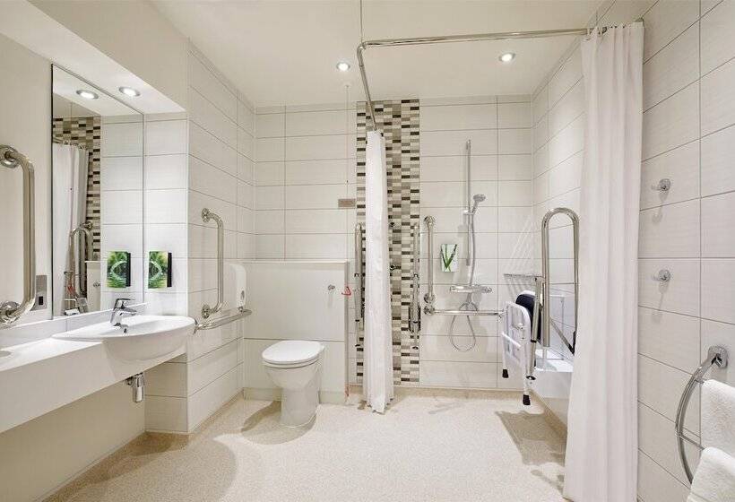 בית מלון כפרי Premier Inn London Uxbridge Town Centre