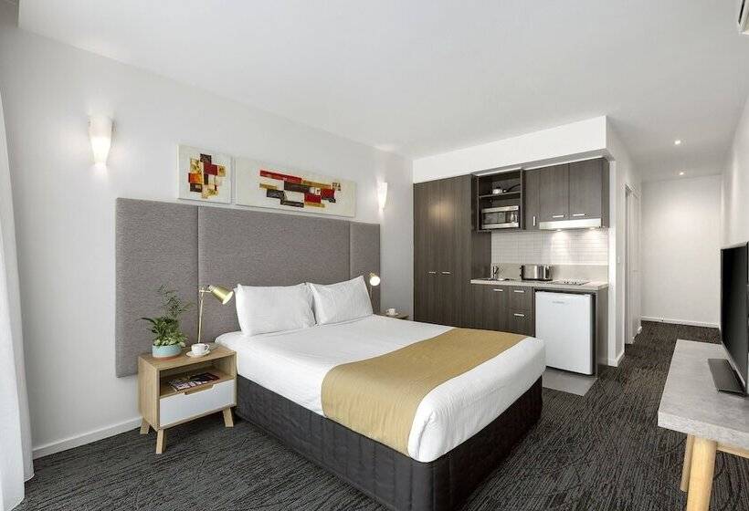 Отель Quest Caroline Springs