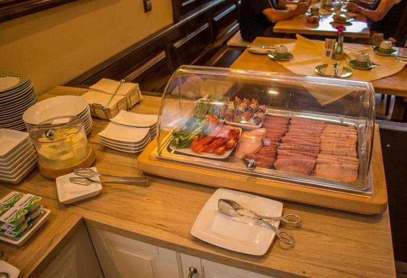 酒店 Raffelsteiner Hof Garni