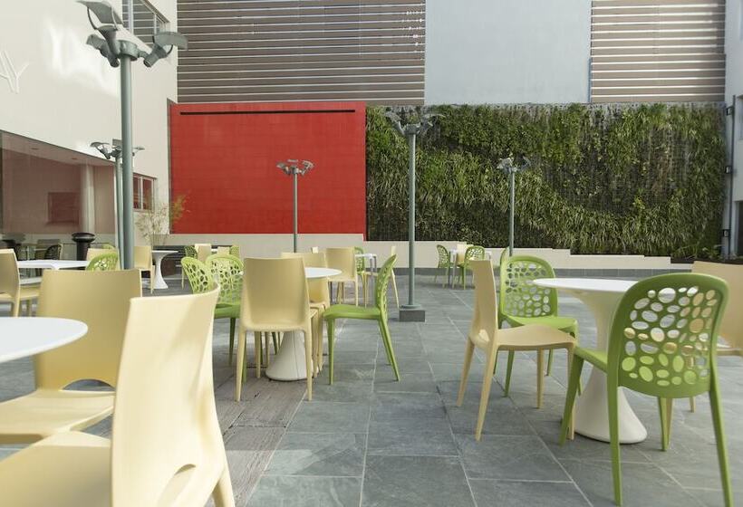 هتل Regency Way Montevideo