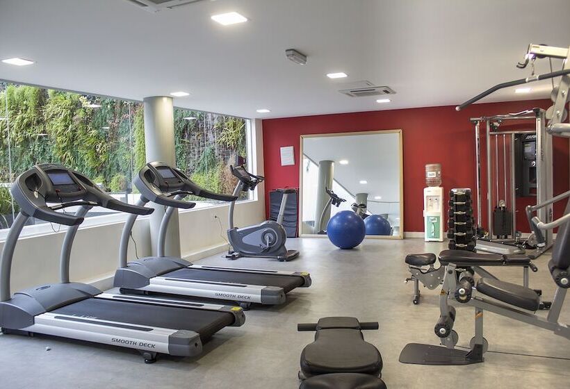 هتل Regency Way Montevideo