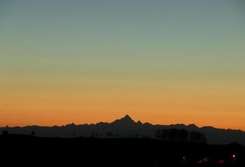 בית מלון כפרי Relais Castello Di Razzano