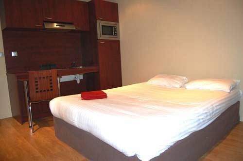 Отель Le Relais De Thiais