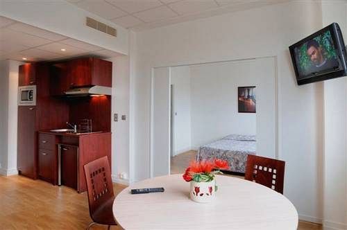 Отель Le Relais De Thiais