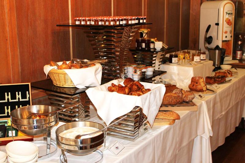 ホテル Restaurant Au Boeuf