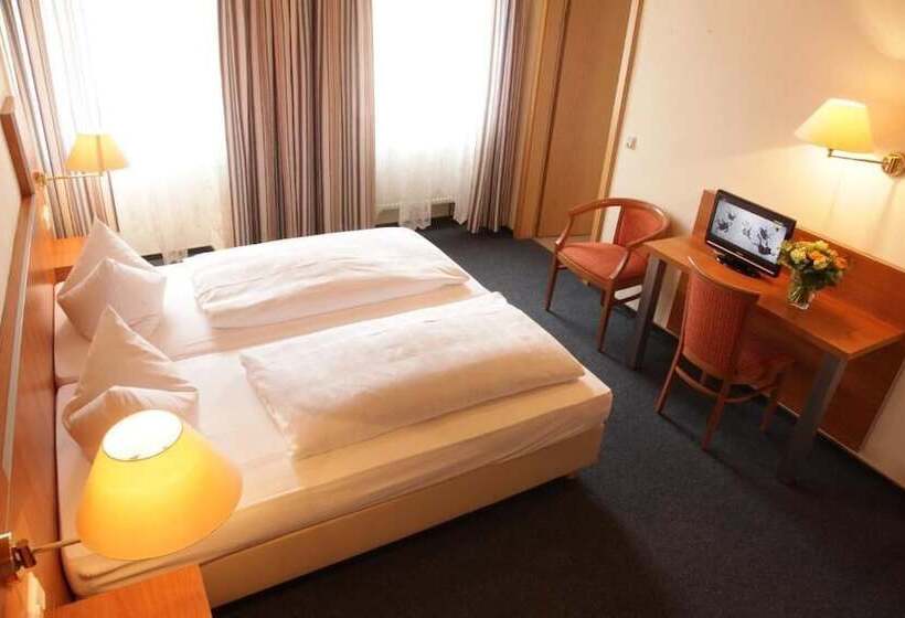 호텔 Restaurant Zum Kirschbaum