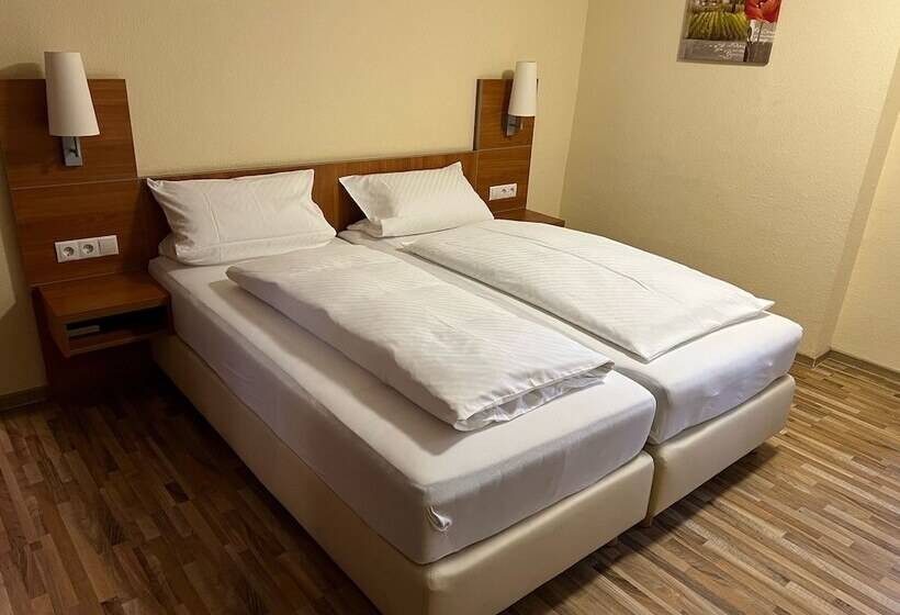 בית מלון כפרי Restaurant Zum Kirschbaum