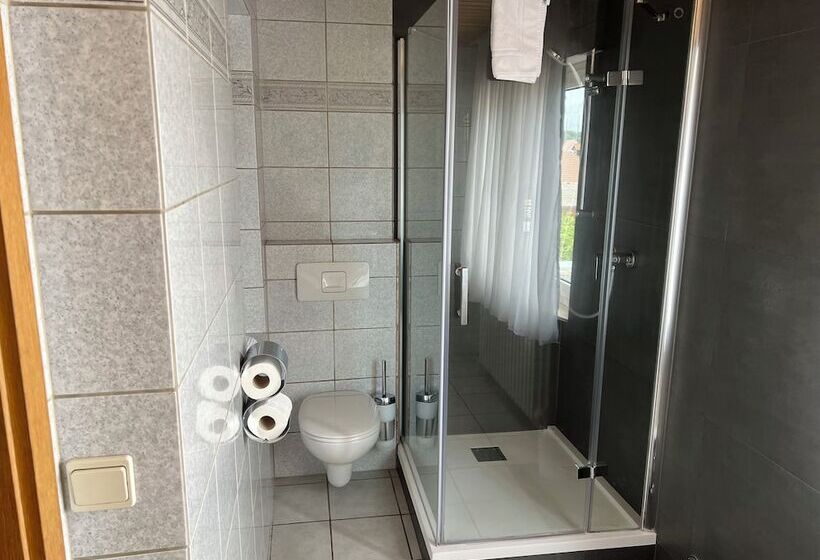 Отель Restaurant Zum Kirschbaum