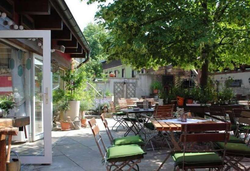 호텔 & Restaurant Zur Linde