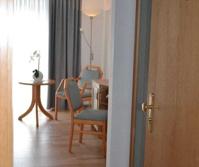 호텔 & Restaurant Zur Linde