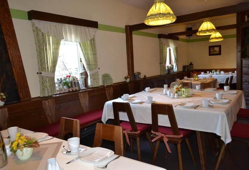 호텔 & Restaurant Zur Linde