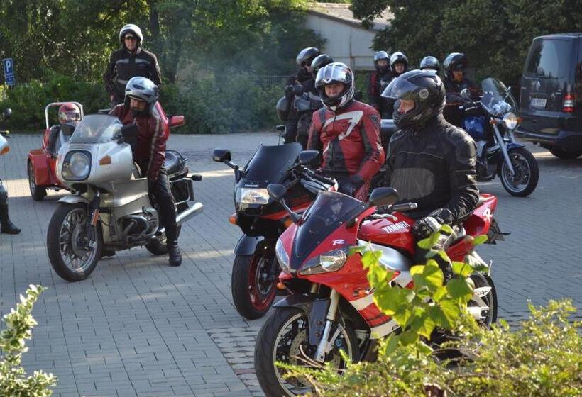 Отель & Restaurant Zur Linde