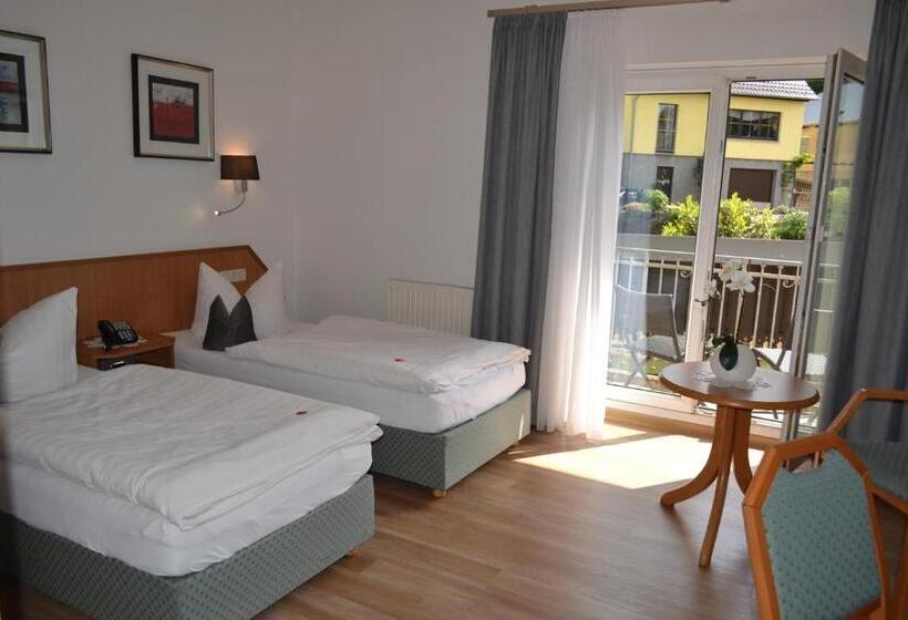 Отель & Restaurant Zur Linde