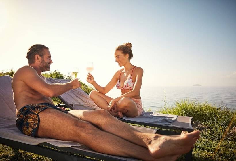 هتل Robinson Daidalos