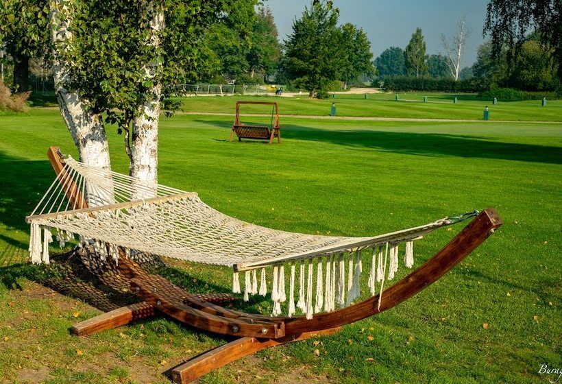 فندق Schloss Ludersburg Golf & Spa